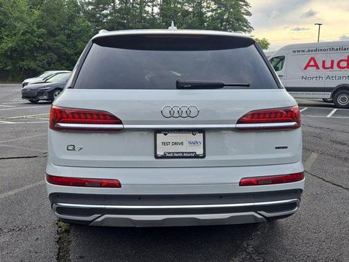 2022 Audi Q7 55 Premium