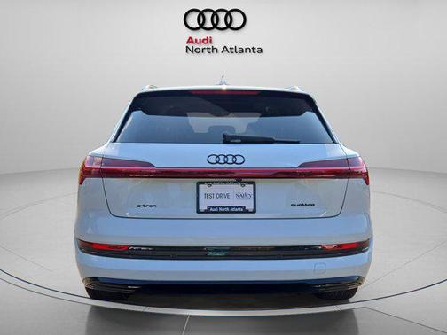 2022 Audi e-tron Premium Plus