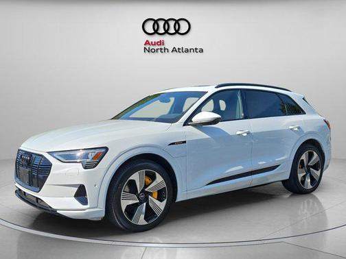 2022 Audi e-tron Premium Plus