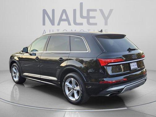 Black Metallic 2025 Audi Q7 55 Premium