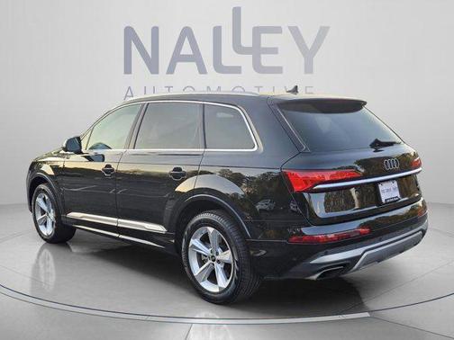 Black Metallic 2025 Audi Q7 55 Premium