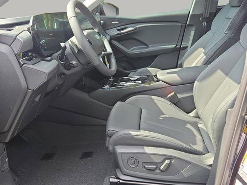 2025 Audi Q6 e-tron Premium Plus quattro