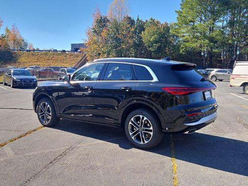 2025 Audi Q5 Premium TFSI quattro S tronic
