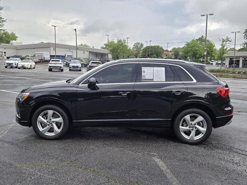 Mythos Black Metallic 2020 Audi Q3 45 Premium