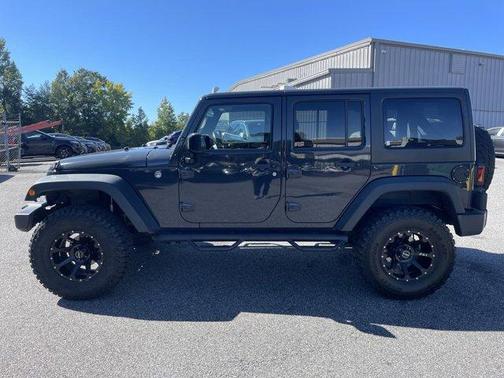 Photo 5 of 31 of 2017 Jeep Wrangler Unlimited Sport