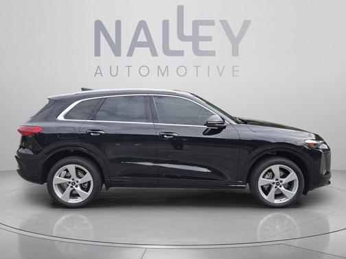 Black Metallic 2025 Audi Q5 Premium Plus TFSI quattro S tronic
