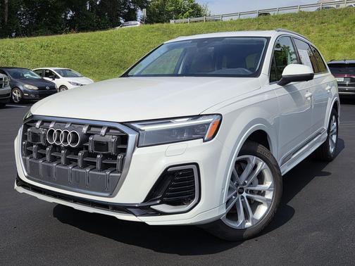 Carrara White 2025 Audi Q7 45 Premium Plus