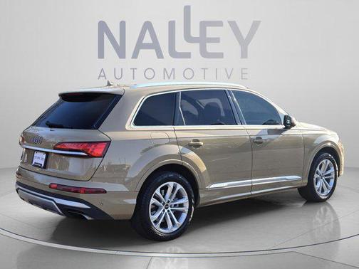 Sakhir Gold Metallic 2025 Audi Q7 55 Premium Plus