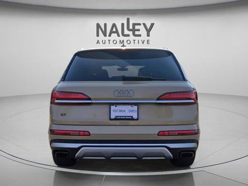 Sakhir Gold Metallic 2025 Audi Q7 55 Premium Plus