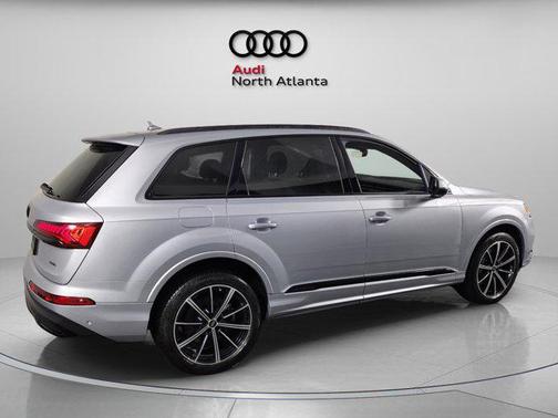 2022 Audi Q7 55 Premium Plus