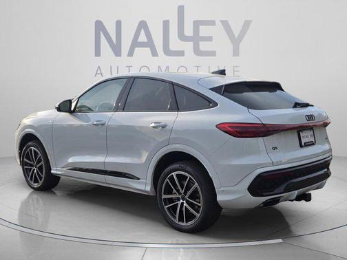 Glacier White Metallic 2026 Audi Q5 Sportback Premium Plus TFSI quattro S tronic