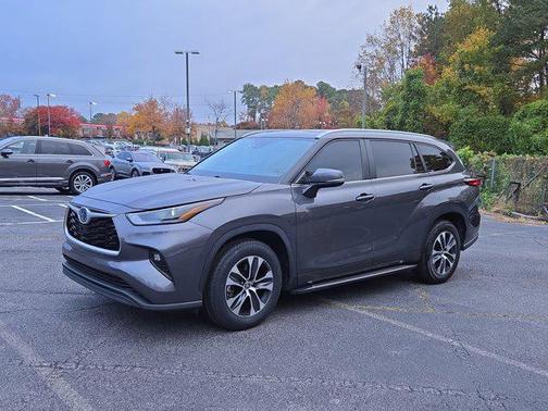 2023 Toyota Highlander Hybrid XLE