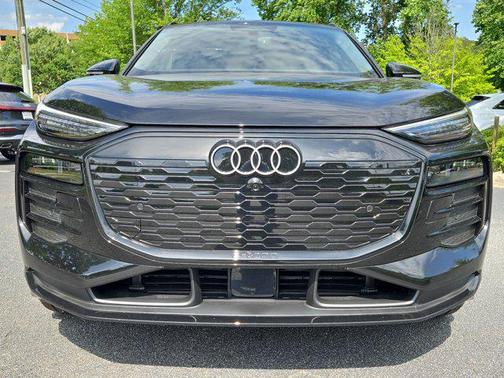 2025 Audi Q6 e-tron Premium Plus quattro