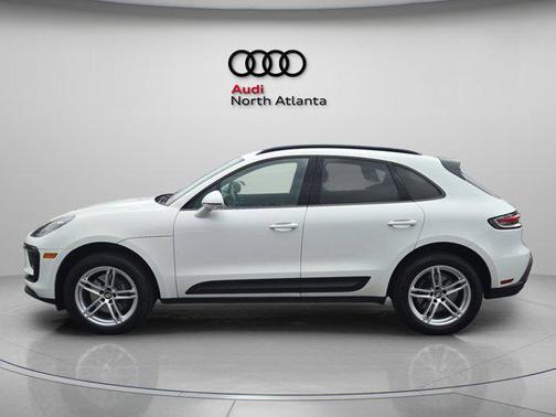 2023 Porsche Macan Base