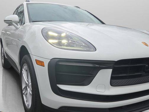 2023 Porsche Macan Base