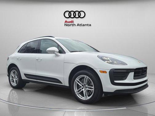2023 Porsche Macan Base