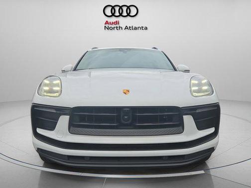 2023 Porsche Macan Base