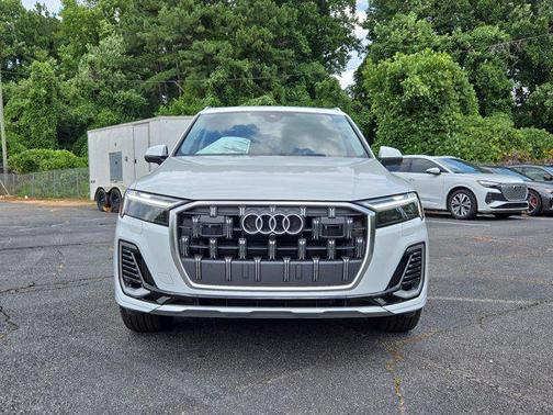 2025 Audi Q7 55 Premium Plus
