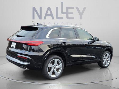 Mythos Black Metallic 2025 Audi Q5 Prestige TFSI quattro S tronic