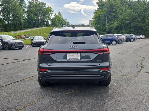 2025 Audi Q6 e-tron Premium Plus quattro