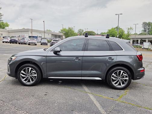 Daytona Gray Pearl Effect 2023 Audi Q5 45 S line Premium Plus