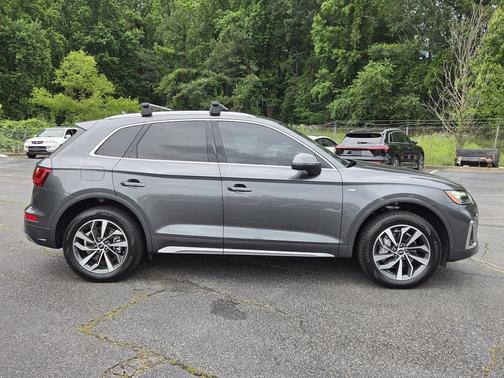 Daytona Gray Pearl Effect 2023 Audi Q5 45 S line Premium Plus