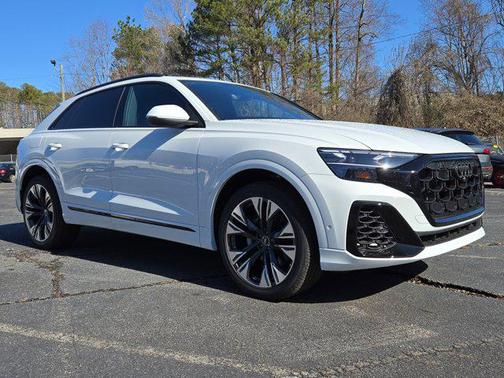 2025 Audi Q8 55 Premium Plus