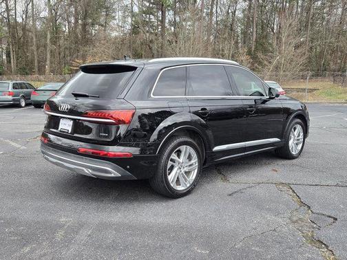 2021 Audi Q7 45 Premium Plus