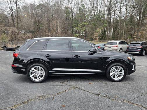 2021 Audi Q7 45 Premium Plus