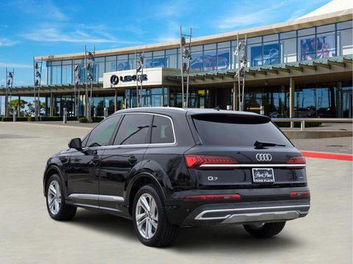 2021 Audi Q7 45 Premium Plus