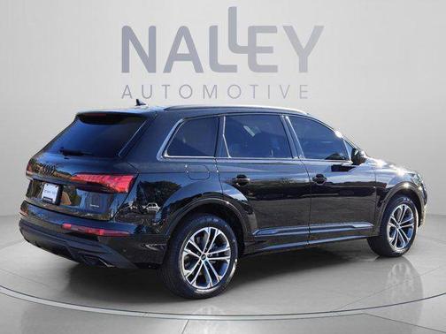 Mythos Black Metallic 2026 Audi Q7 45 Premium