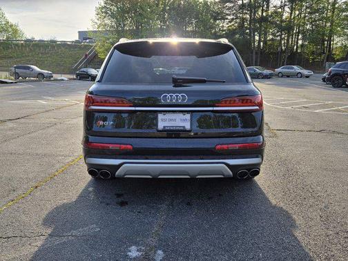 Mythos Black Metallic 2022 Audi SQ7 4.0T Prestige