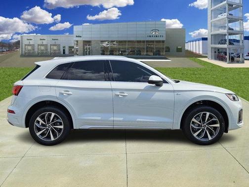 2023 Audi Q5 45 S line Premium Plus