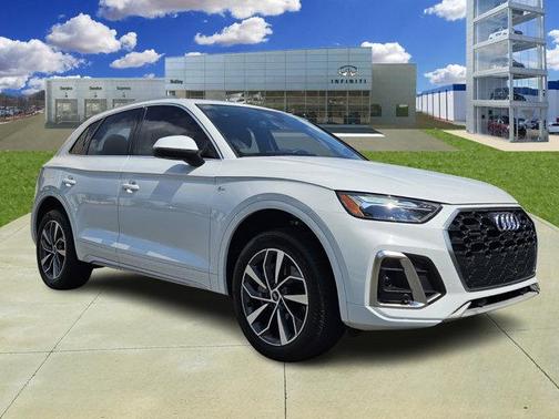2023 Audi Q5 45 S line Premium Plus