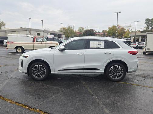 2025 Audi Q5 Premium Plus