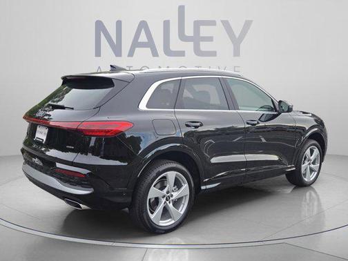 Mythos Black Metallic 2026 Audi Q5 Premium Plus TFSI quattro S tronic