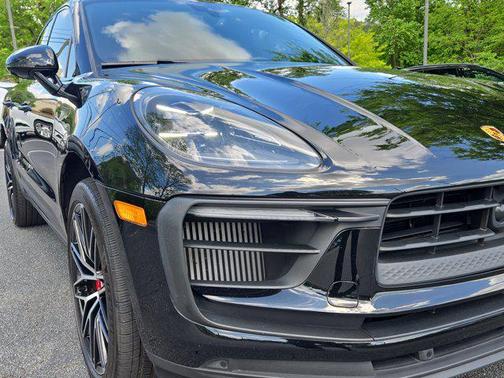 2022 Porsche Macan Base