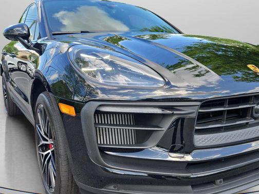 2022 Porsche Macan Base