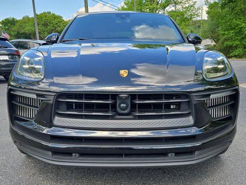 2022 Porsche Macan Base