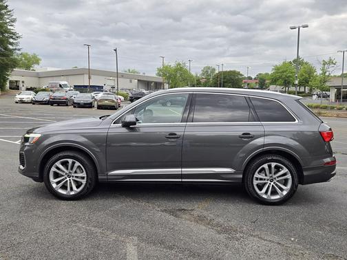 Gray Metallic 2025 Audi Q7 45 Premium Plus