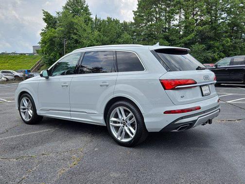2025 Audi Q7 55 Premium Plus