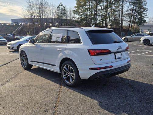 2026 Audi Q7 45 Premium