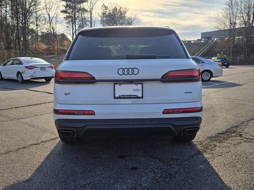 2026 Audi Q7 45 Premium