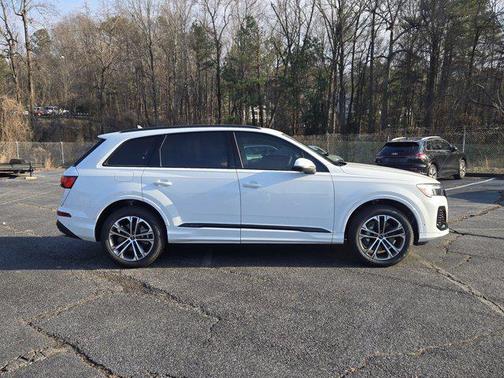 2026 Audi Q7 45 Premium