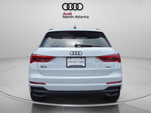 2025 Audi Q3 Premium 45 TFSI S line quattro Tiptronic