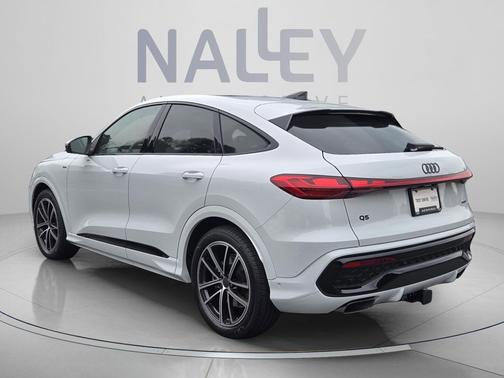 Glacier White Metallic 2026 Audi Q5 Sportback Prestige TFSI quattro S tronic