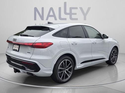 Glacier White Metallic 2026 Audi Q5 Sportback Prestige TFSI quattro S tronic