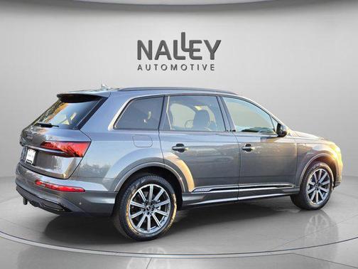 2023 Audi Q7 45 Premium Plus