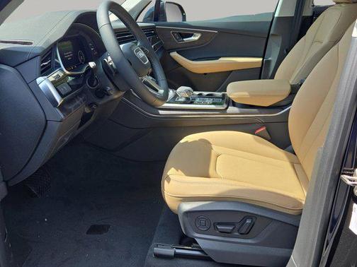 2025 Audi Q7 55 Premium Plus