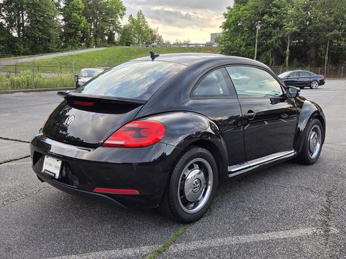 Deep Black 2016 Volkswagen Beetle 1.8T